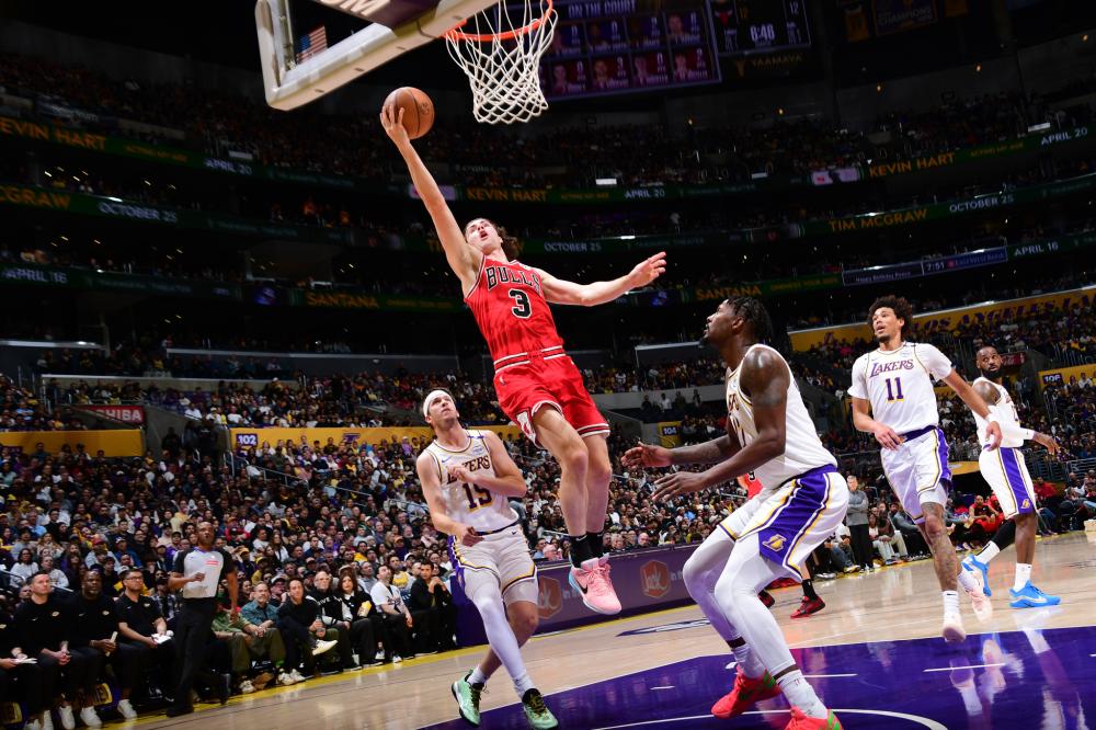 极速电竞下载：跟队记者：莱奥可能会在对阵那不勒斯时担任替补.